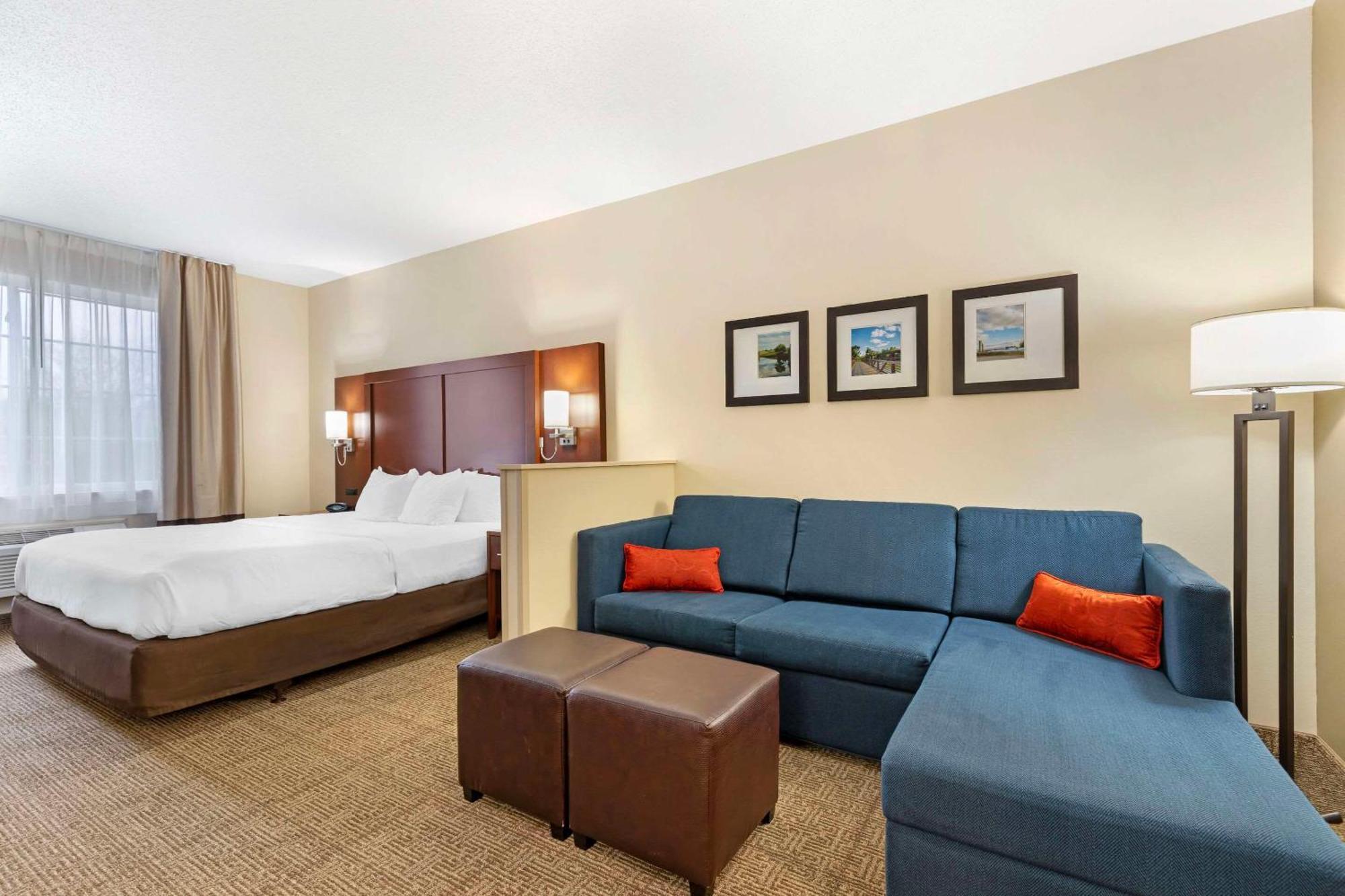 Comfort Suites Cedar Falls Exterior foto